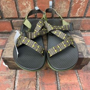 Kids size 3 Z/1 eco tread chacos
